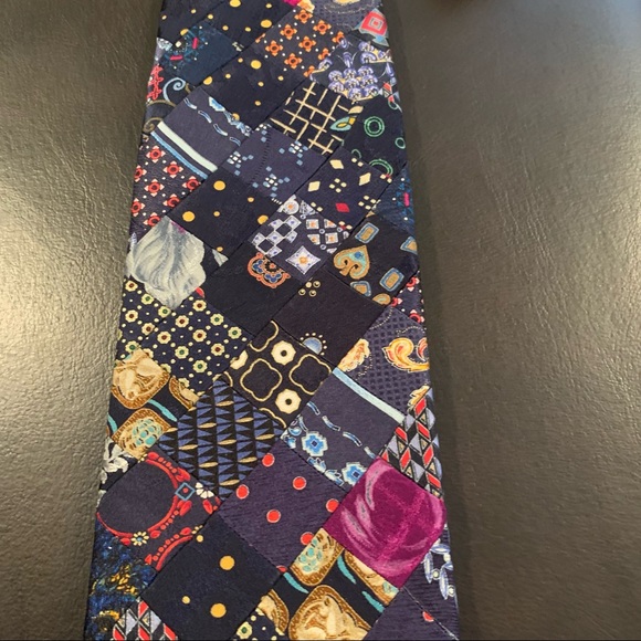 Beautiful Handmade Brioni Tie - Picture 11 of 15